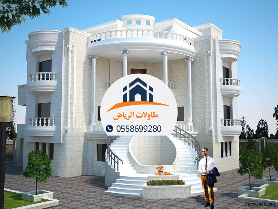 مهندس مراقبة الجودة يتفقد موقع بناء عمارة في الرياض